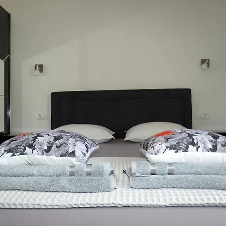 Lux Dalmatia I & R 3*