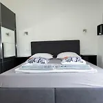 Lux Dalmatia Beachside 3*