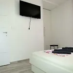 Lux Dalmatia Beachside 게스트하우스 3*