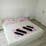 게스트하우스 Lux Dalmatia Beachside 3*