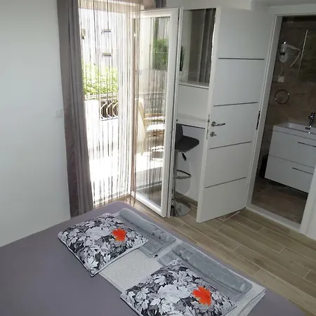 Lux Dalmatia Beachside 3*