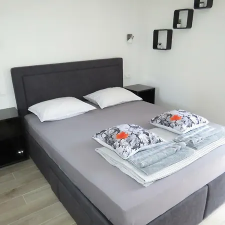 Lux Dalmatia Beachside Vendégház