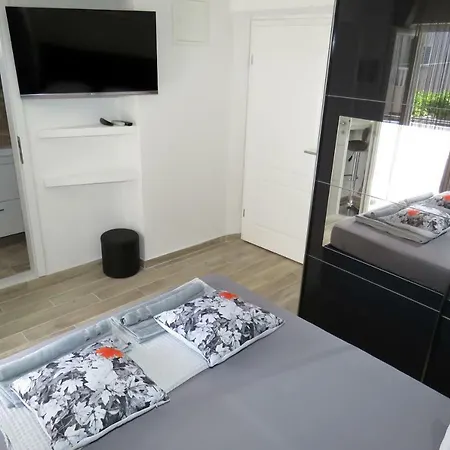 Vendégház Lux Dalmatia Beachside 3*