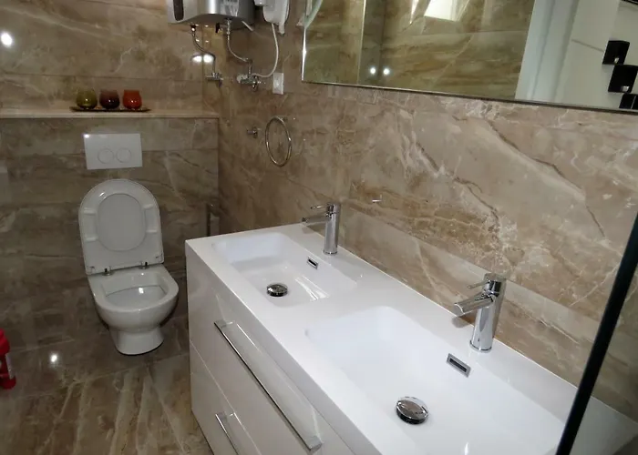 Lux Dalmatia Beachside 3* ماكارسكا