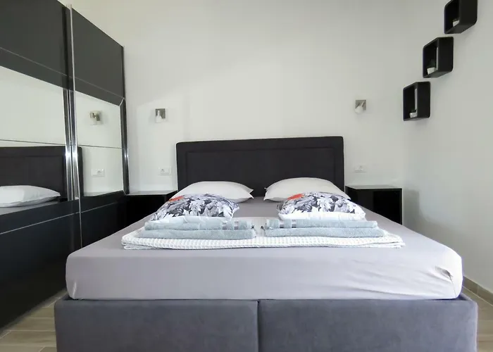 Lux Dalmatia Beachside 3*