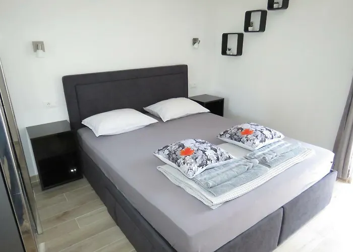 Lux Dalmatia Beachside بيت ضيافة