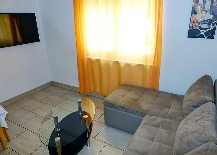 Guest house Lux Dalmatia Beachside 3*