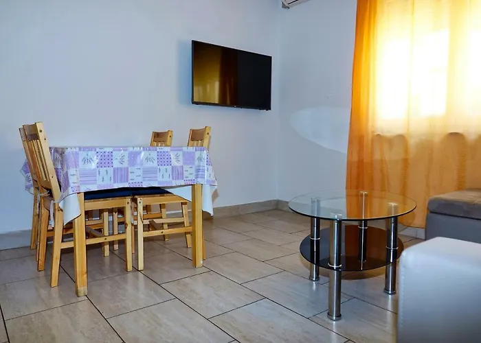 Guest house Lux Dalmatia Beachside 3*