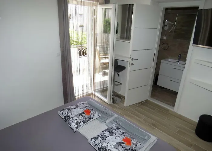 Lux Dalmatia Beachside 3*