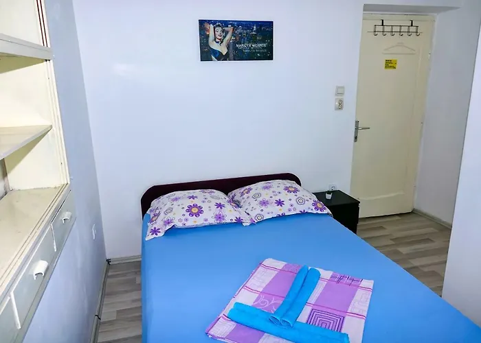 Lux Dalmatia Beachside Πανσιόν 3*